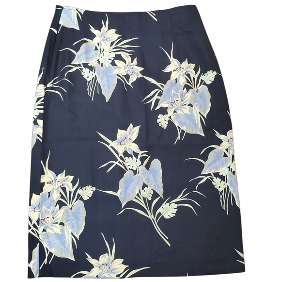 Banana Bay Dark Blue Floral Pencil Skirt. 100% Silk. 14 - Picture 5 of 7